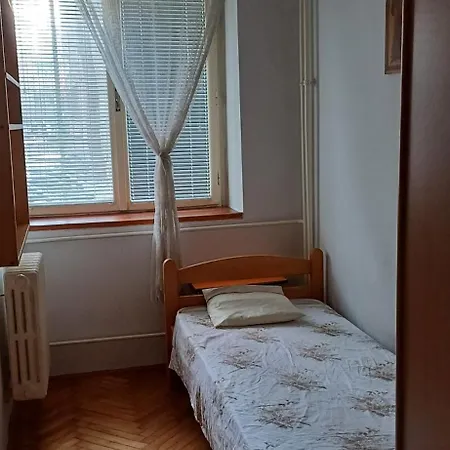 Shine Apartment *